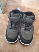 Ocieplane buty sneakersy wysokie chłopięce rozm 25 Sinsay