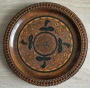 Dwa drewniane talerze GUTOWSKI Nowy Sącz 26 cm