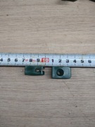 Przelotka uchwyt do drutu siatki słupka ZIELONA