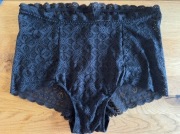 Intimissimi czarne koronkowe figi z wysokim stanem L