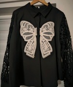 Czarna koszula z kokardą 