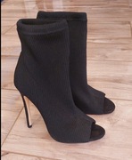 Sliczne szpilki typu skarpeta 