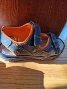 Czarno-pomarańczowe sandały chłopięce Vty