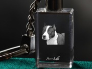 Amstaff brelok sześcienny ŚWIECĄCY