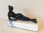 Piękna FIGURKA metal marmur ART  DECO 