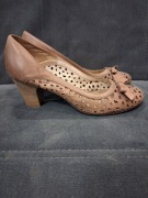 Buty na obcasie Avanti