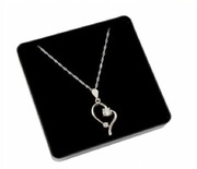 Srebrna zawieszka serce z cyrkonią