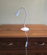 Lampka stołowa LED z regulowanym ramieniem
