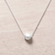 Naszyjnik damski z perełką srebrny łańcuszek stal nierdzewna elegancki 