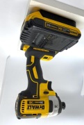 Uchwyt DeWalt 20V wieszak na baterię i narzędzie 2 szt