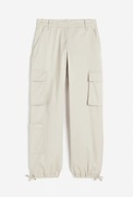 Beżowe spodnie cargo z diagonalu H&M