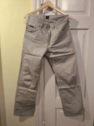 Spodnie Hugo Boss jasnobeżowe – rozmiar W32 L32, klasyczny krój, stan bdb