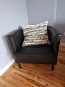 Czarny fotel ikea