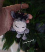 Osiołek brelok breloczek do kluczy na szydełku prezent 