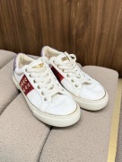 Sneakersy damskie Guess 37 białe piękne 