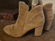 Śliczne zamszowe botki 41