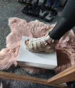 Nowe sandały na grubej podeszwie Catwalk 