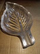 Miseczka kryształowa w kształcie liścia z czasów PRL-u   