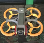 Dron Djia Avata 2 bez googli i kontrolera