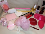 Produkty Douglas:pomadka, lakier, olejek, gąbka...