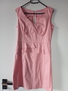 Orsay, Różowa sukienka z baskinką w bardzo dobrym stanie, rozmiar M