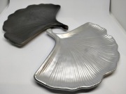 Ręcznie robiona tacka gipsowa w kształcie liścia miłorzębu