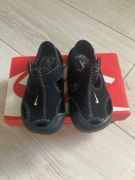 Sandały Nike rozm 22 długość wkładki 12 cm 