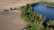 Działka rekreacyjna nad jeziorem 