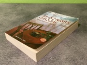 Książka Za drzwiami deszczu Marta Świderska-Pelinko