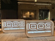 Neon iqos dekoracja lokalu, reklama 