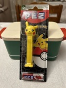 POKÉMON - PIKACHU - CUKIERKI PUDROWE PEZ - DOZOWNIK 