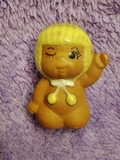 Ceramiczna urocza figurka dziecko