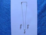 Sprzedam ładny komplet naszyjnik z kolczykami nowy bez pudełka tanio