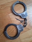 Kajdanki z kluczykiem PPST z roku 1983