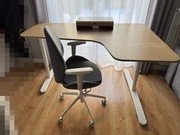 Zestaw biurko i krzesło: biurko IKEA Bekant i fotel IKEA Hattefjäll