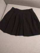 Fajna czarna spódniczka.