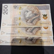 Banknoty 200 zł 3 numery po kolei 