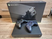 Konsola do gier XBOX One X 1TB + 2 pady stan bardzo dobry Komplet