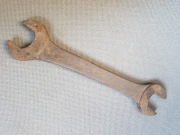 Stary klucz płaski 27/32 / PRL / sygnowany