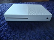 Konsola Xbox One + pad 1TB