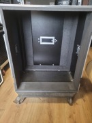 Case na kolumnę basową