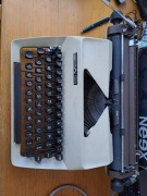 Maszyna do pisania Predom Łucznik 1304