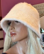  Czapka kapelusz typu bucket z angory biały śmietana