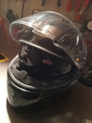 Kask Ozone czarny blenda przeciwsłoneczna 