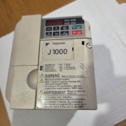 FALOWNIK J1000 YASKAWA CIMR-VZ4A0009BAA  3kW 0-400Hz 7,2A