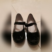 Lakierki dla dziewczynki Kornecki, rozmiar 28