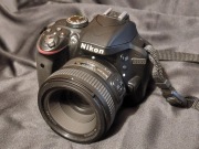 Lustrzanka Nikon D3300 + Nikkor F1.8 50mm tylko 1400 przebiegu!