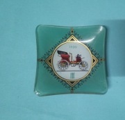 stara szklana popielniczka