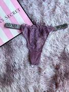 Stringi koronkowe Victoria's Secret M
