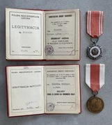 Zestaw medali PRL po jednej osobie z legitymacjami Siły Zbrojne w Służbie X